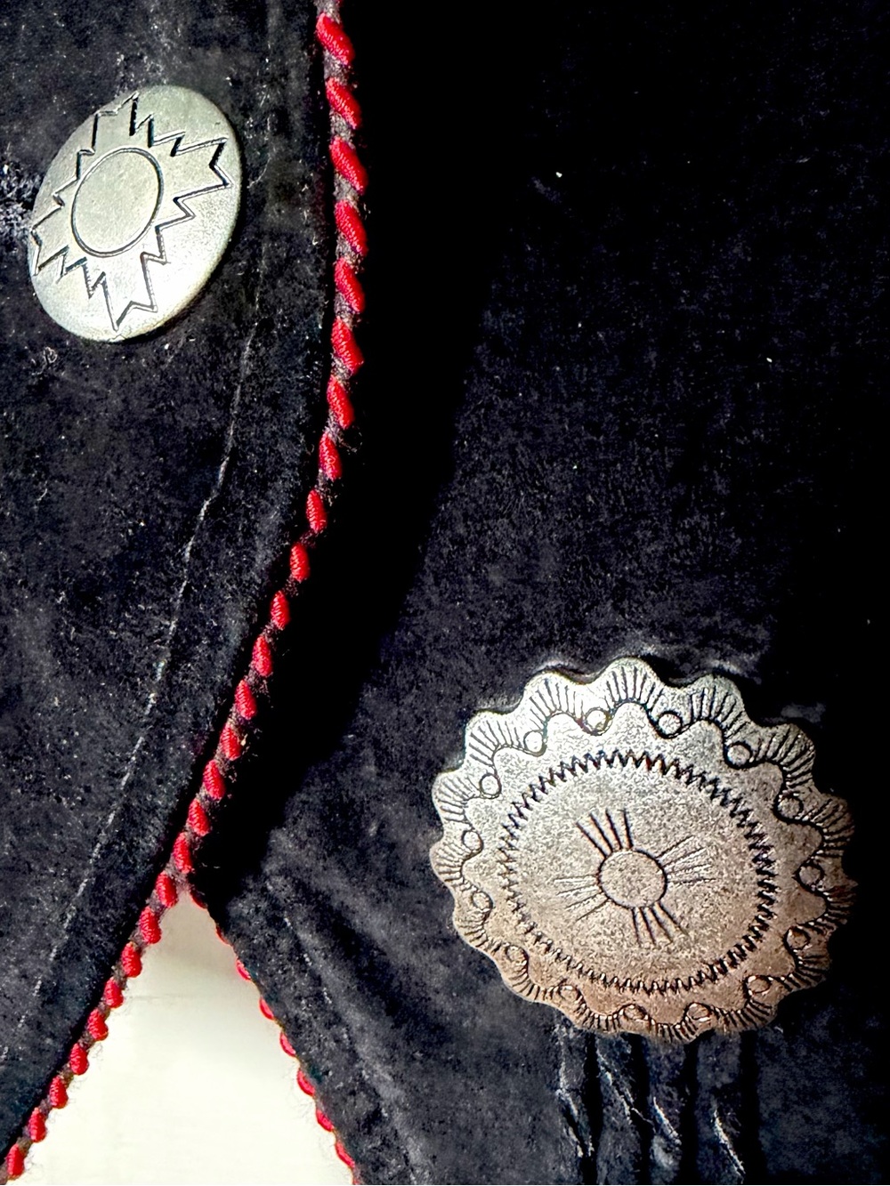 Vintage Pioneer Wear USA Black Suede Western Jacket Red Arrow Concho Studded M - Picture 4 of 8